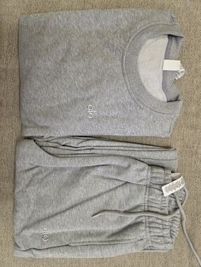 Alo Gray Accolade Set Straight Leg